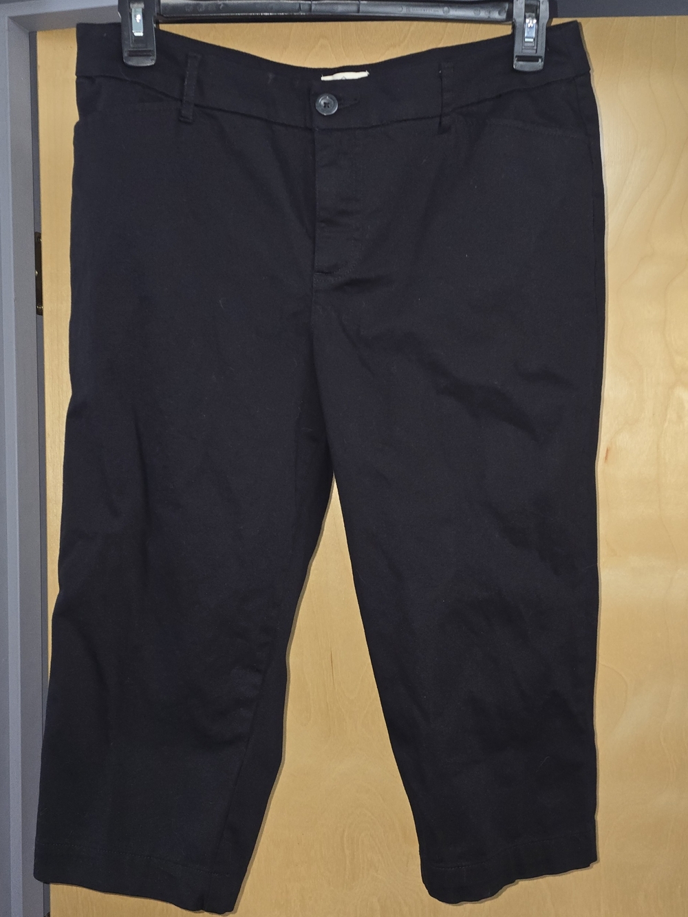St. John’s Bay Black Capris